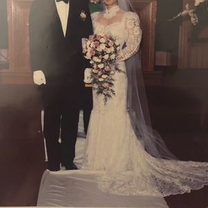 Tailor made vintage wedding dress with white beads